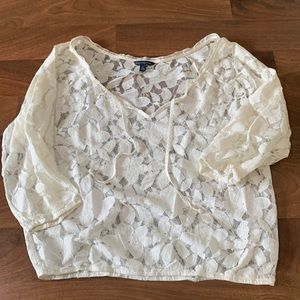 American Eagle lace top